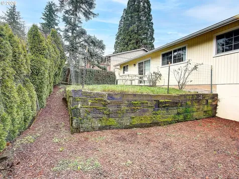 11612 SW 49th Avenue Portland OR 97219