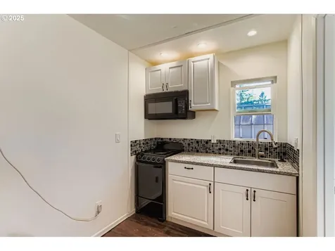 16646 SE Ankeny Street Portland OR 97233