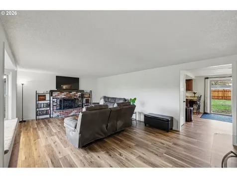 777 N 11th Street Cottage Grove OR 97424