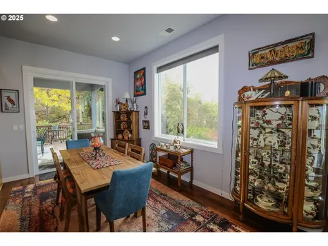 1763 NE Rocky Drive Roseburg OR 97470