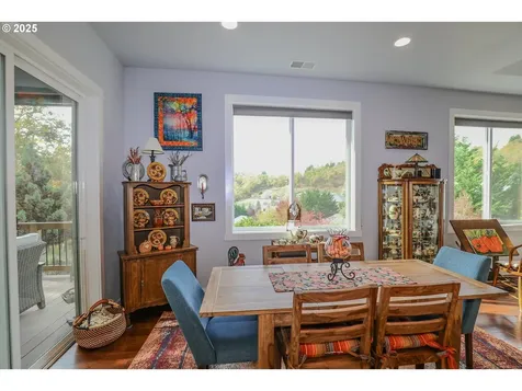 1763 NE Rocky Drive Roseburg OR 97470