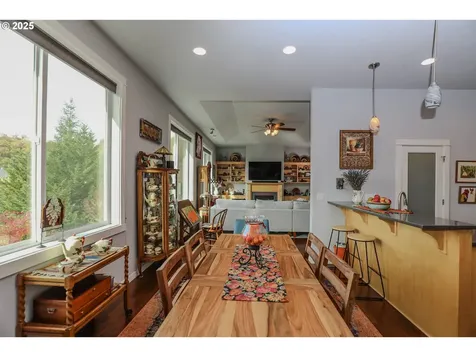1763 NE Rocky Drive Roseburg OR 97470