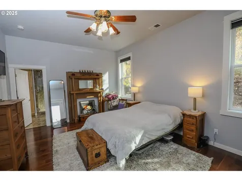1763 NE Rocky Drive Roseburg OR 97470