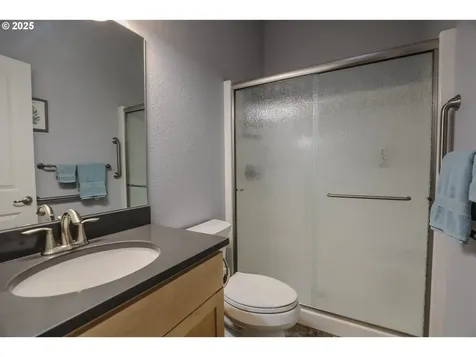 1763 NE Rocky Drive Roseburg OR 97470