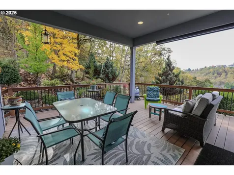 1763 NE Rocky Drive Roseburg OR 97470