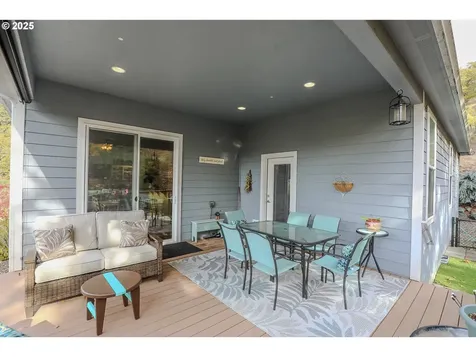 1763 NE Rocky Drive Roseburg OR 97470