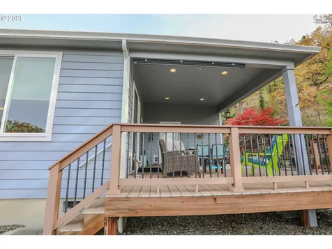 1763 NE Rocky Drive Roseburg OR 97470