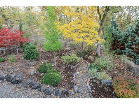 1763 NE Rocky Drive Roseburg OR 97470