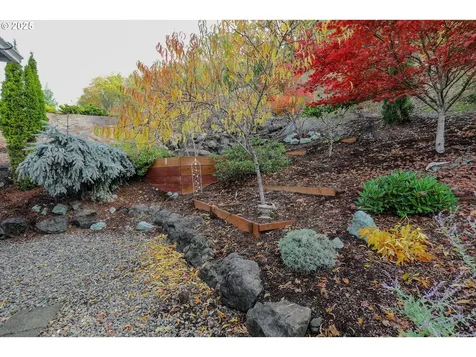 1763 NE Rocky Drive Roseburg OR 97470