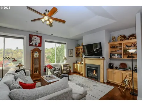 1763 NE Rocky Drive Roseburg OR 97470