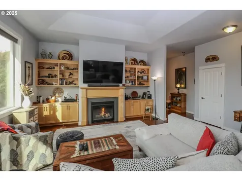 1763 NE Rocky Drive Roseburg OR 97470