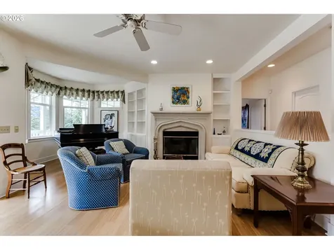 2015 E 43rd Avenue Eugene OR 97405