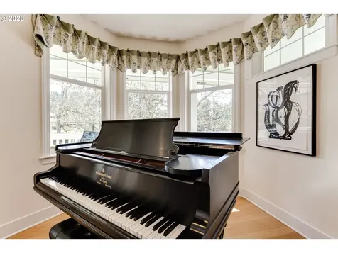 2015 E 43rd Avenue Eugene OR 97405