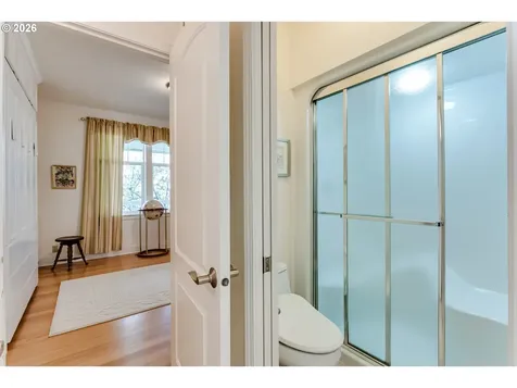 2015 E 43rd Avenue Eugene OR 97405