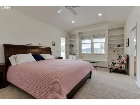 2015 E 43rd Avenue Eugene OR 97405