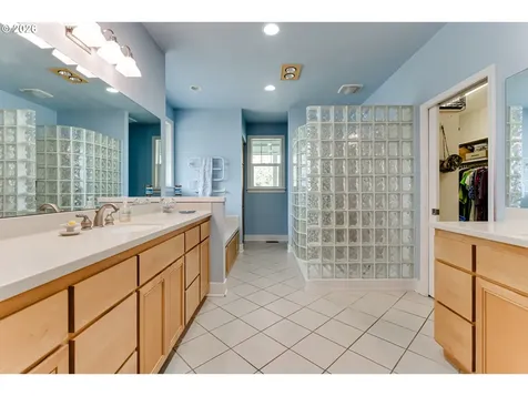 2015 E 43rd Avenue Eugene OR 97405