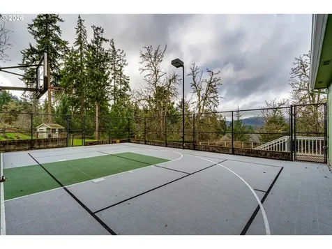 2015 E 43rd Avenue Eugene OR 97405