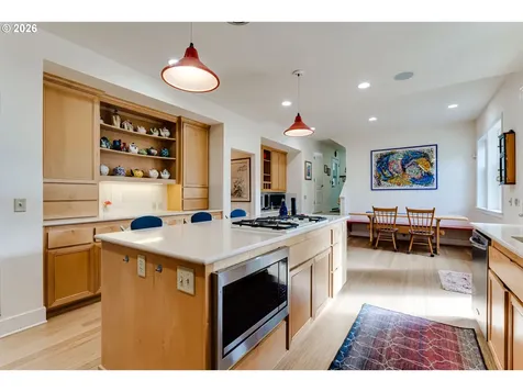 2015 E 43rd Avenue Eugene OR 97405