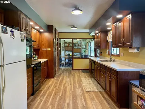54824 Robinson Road Coquille OR 97423