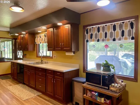 54824 Robinson Road Coquille OR 97423