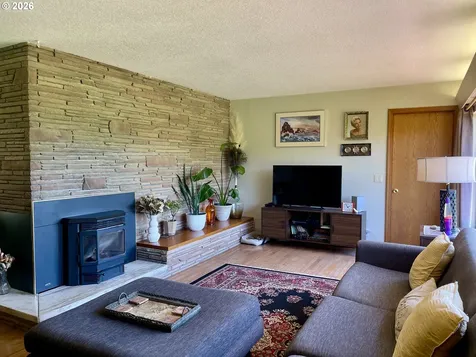 54824 Robinson Road Coquille OR 97423