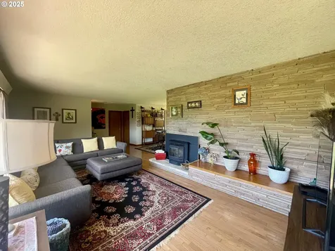 54824 Robinson Road Coquille OR 97423