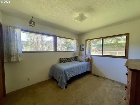 54824 Robinson Road Coquille OR 97423