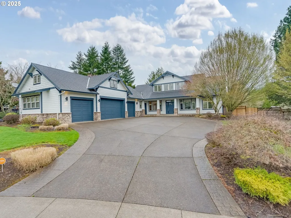 9472 SE Emerald Loop Happy Valley OR 97086