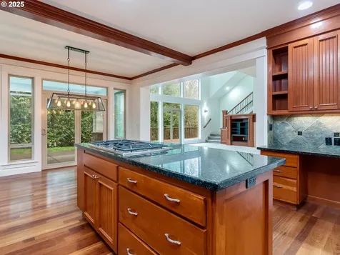 9472 SE Emerald Loop Happy Valley OR 97086