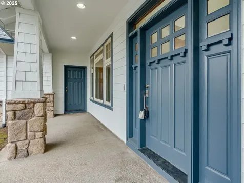 9472 SE Emerald Loop Happy Valley OR 97086