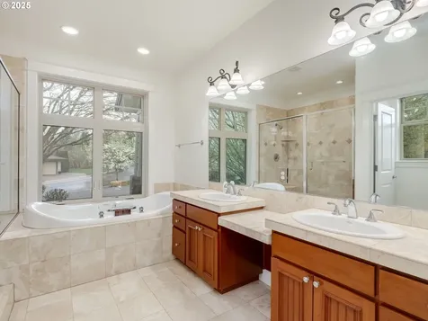 9472 SE Emerald Loop Happy Valley OR 97086