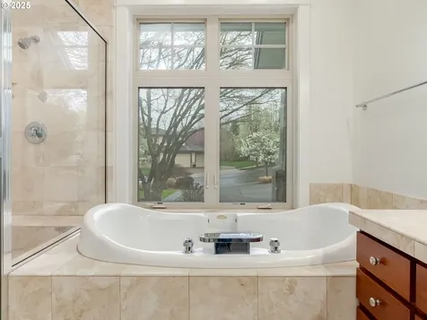9472 SE Emerald Loop Happy Valley OR 97086