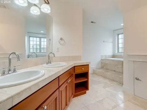 9472 SE Emerald Loop Happy Valley OR 97086