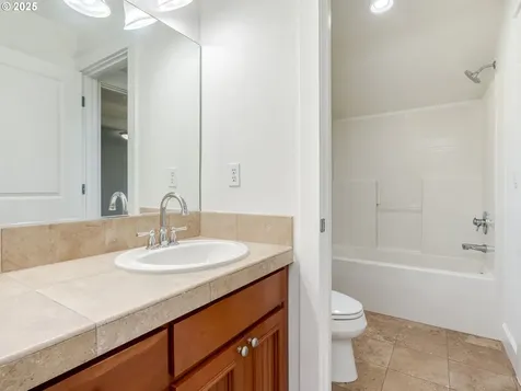 9472 SE Emerald Loop Happy Valley OR 97086
