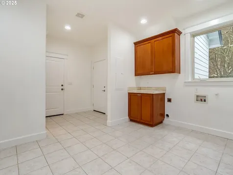 9472 SE Emerald Loop Happy Valley OR 97086