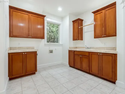 9472 SE Emerald Loop Happy Valley OR 97086