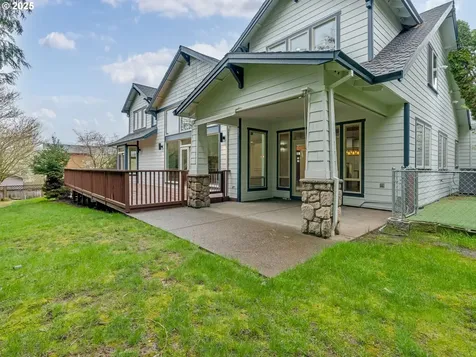 9472 SE Emerald Loop Happy Valley OR 97086