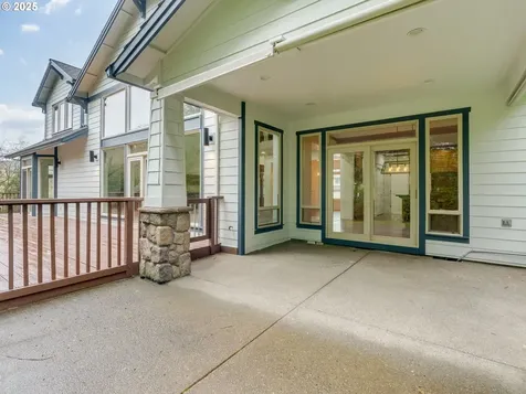 9472 SE Emerald Loop Happy Valley OR 97086