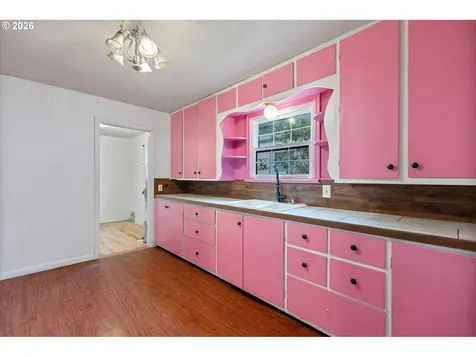 1035 SW 15th Street Lincoln City OR 97367