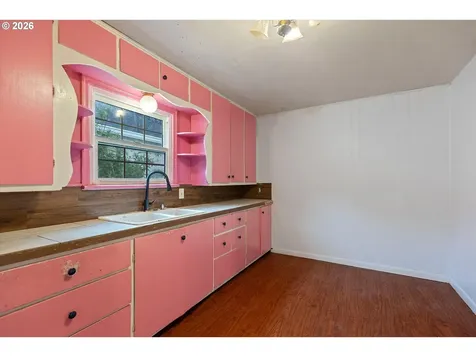 1035 SW 15th Street Lincoln City OR 97367