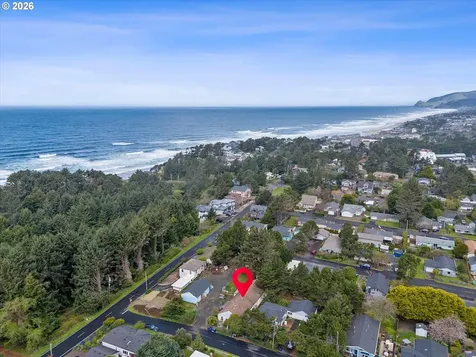 1035 SW 15th Street Lincoln City OR 97367