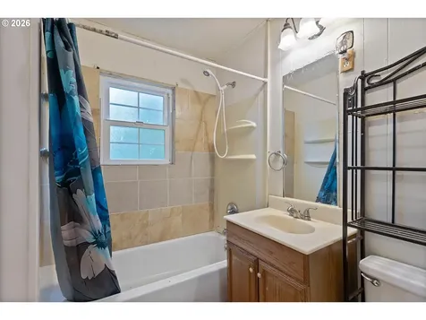 1035 SW 15th Street Lincoln City OR 97367