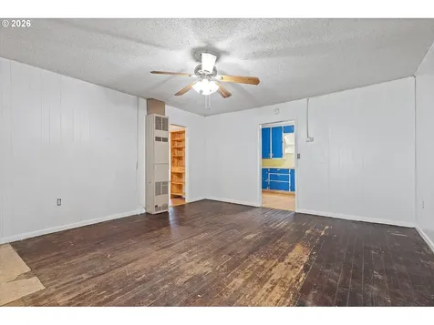 1035 SW 15th Street Lincoln City OR 97367