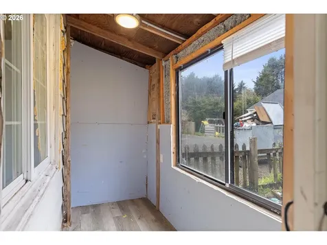 1035 SW 15th Street Lincoln City OR 97367
