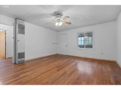1035 SW 15th Street Lincoln City OR 97367