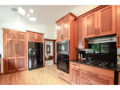 631 SW Evans Street Portland OR 97219
