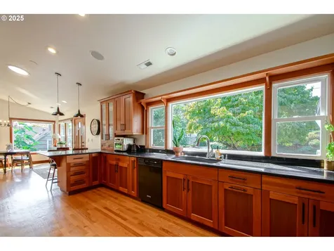 631 SW Evans Street Portland OR 97219