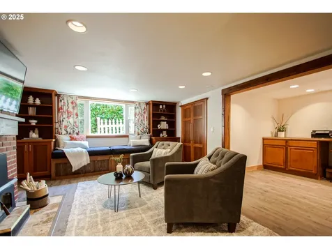 631 SW Evans Street Portland OR 97219