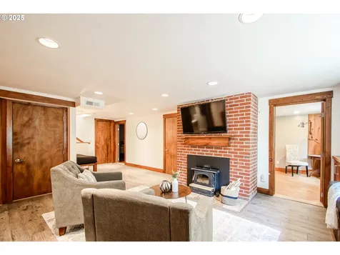 631 SW Evans Street Portland OR 97219