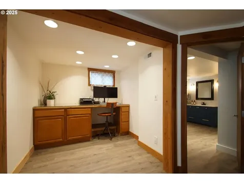 631 SW Evans Street Portland OR 97219